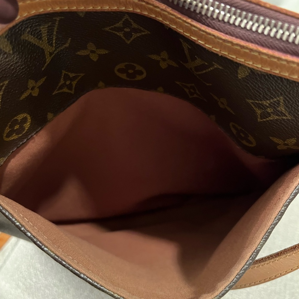 Authentic Louis Vuitton Odeon MM monogram - Picture 11 of 16